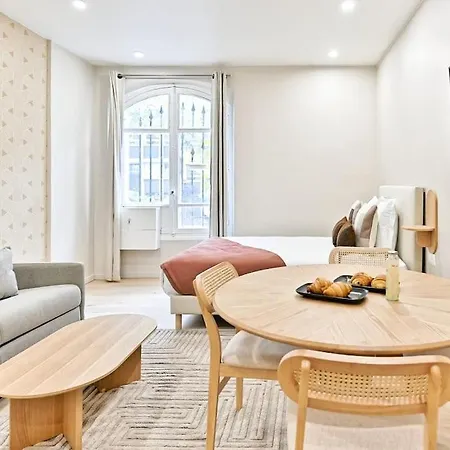 Apartment Parisien - 17eme Arrondissement *